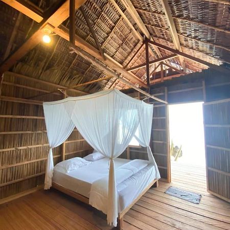 Mambetron Homestay Raja Ampat Pulau Mansuar Екстериор снимка